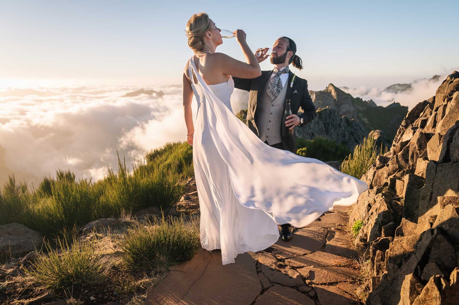 Wedding photo session at Arieiro Peak