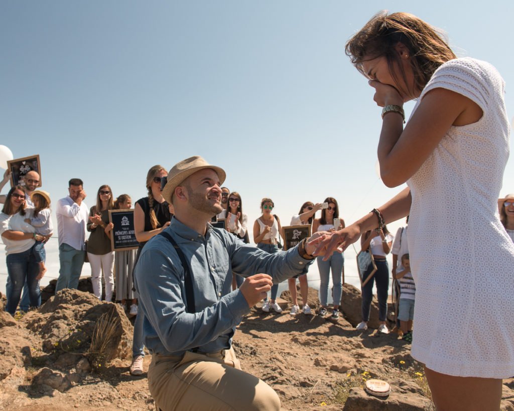 man propose to his woman