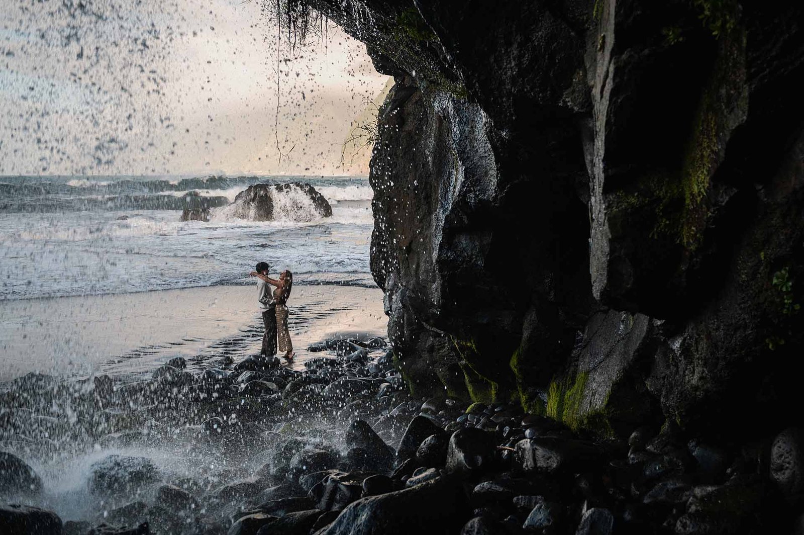 FAQ - a couple at Seixal beach (Madeira island)